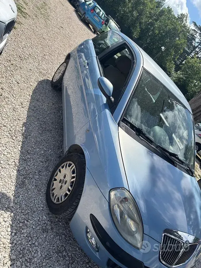 Usata Lancia Ypsilon 80 CV (58 kW) 2003 Blu Utilitaria