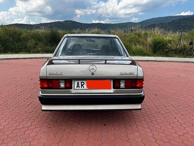 Usata Mercedes 190 185 CV (136 kW) 1985 Beige Berlina