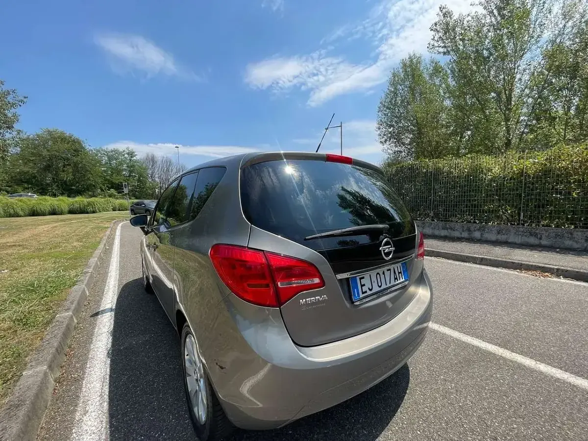 Usata Opel Meriva Cosmo 120 CV (88 kW) 2011 Other Monovolume