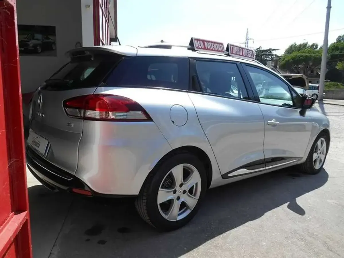 Usata Renault Clio GrandTour Zen 75 CV (55 kW) 2016 Argento Station wagon