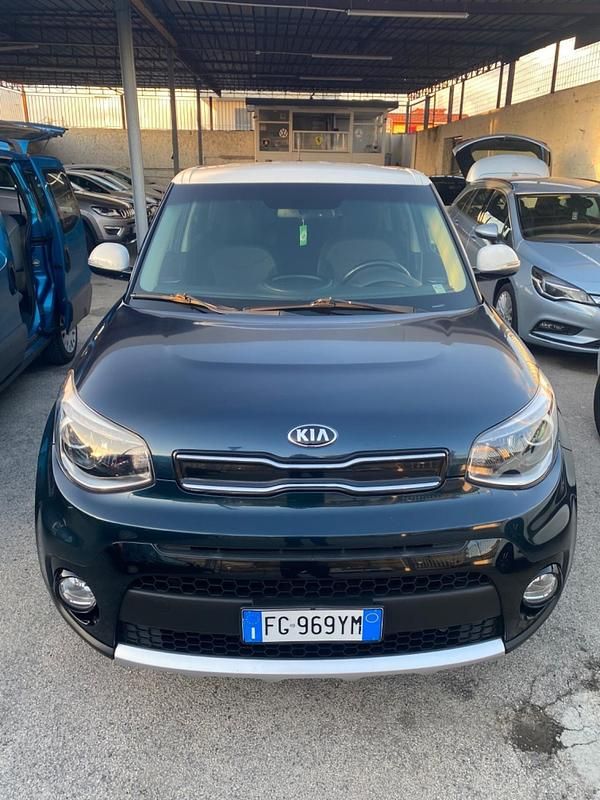 Usata Kia Soul 135 CV (99 kW) 2017 Blu SUV