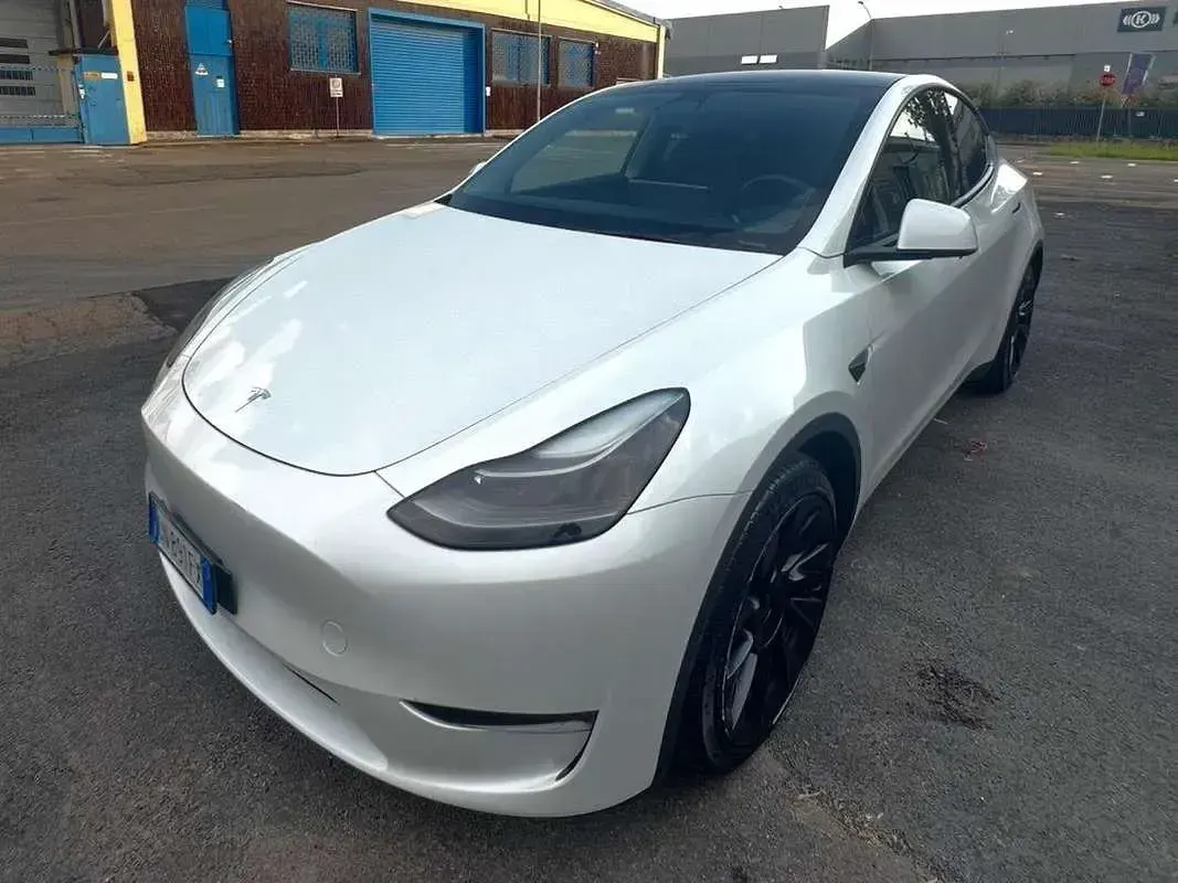 Usata Tesla Model Y 152 kW (208 CV) 2023 Bianco SUV