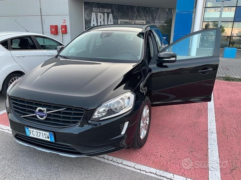 Nero Usata 2016 Volvo XC60 SUV | 7800 € - Immagine 1/3