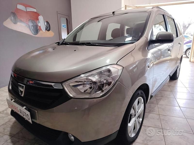 Usata Dacia Lodgy 85 CV (62 kW) 2012 Giallo Monovolume