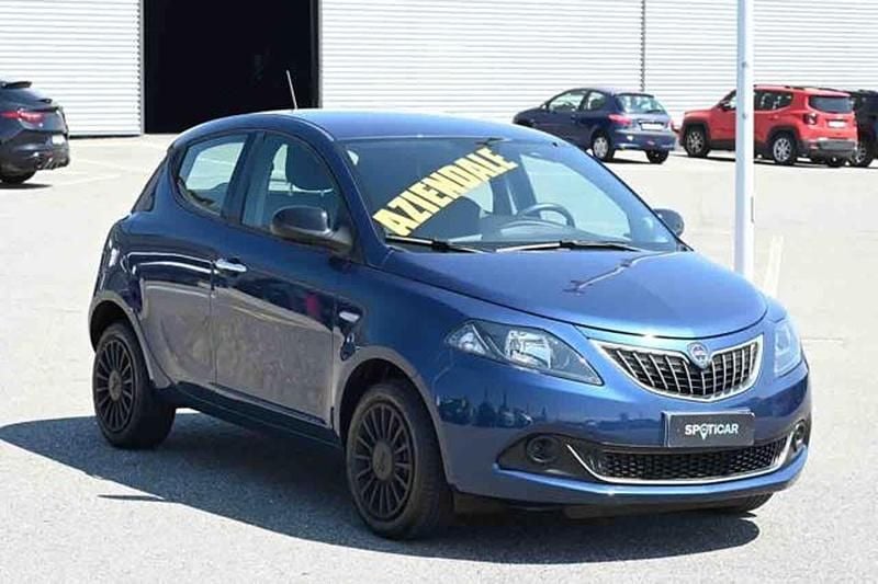 Usata Lancia Ypsilon Silver 69 CV (50 kW) 2022 Blu Utilitaria