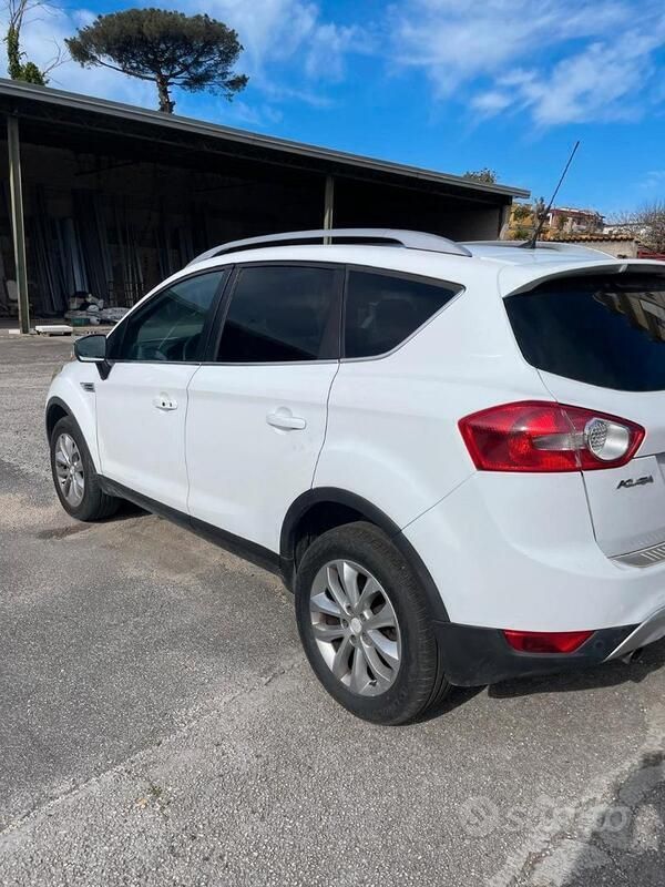 Usata Ford Kuga 136 CV (100 kW) 2010 Bianco SUV