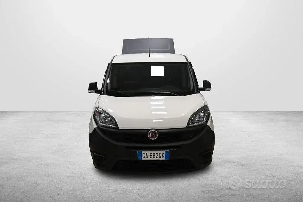 Usata Fiat Doblò 95 CV (69 kW) 2020 Bianco Monovolume