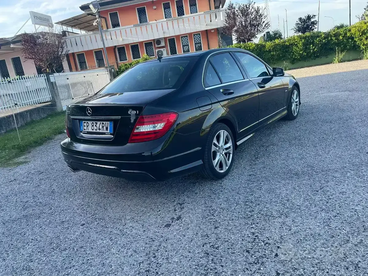 Usata Mercedes C220 170 CV (125 kW) 2013 Nero Berlina