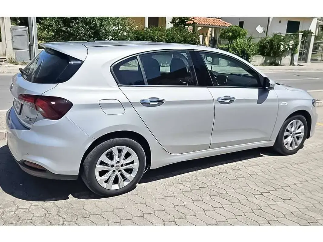 Usata Fiat Tipo Lounge 95 CV (69 kW) 2019 Argento Berlina