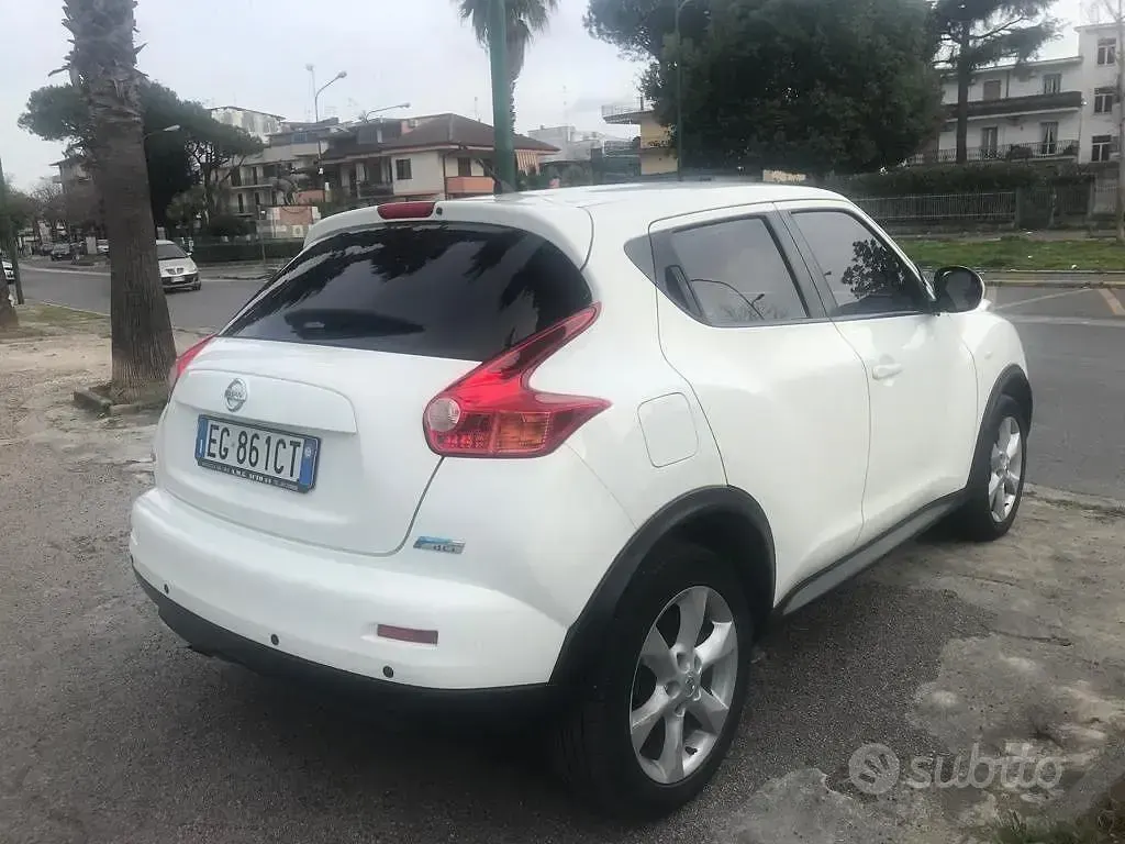 Usata Nissan Juke Tekna 110 CV (80 kW) 2011 Bianco SUV