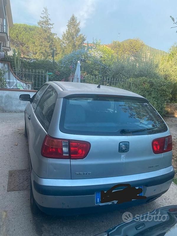 Usata Seat Ibiza 60 CV (44 kW) 2001 Grigio Utilitaria