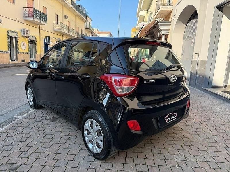Usata Hyundai i10 Comfort 59 CV (43 kW) 2017 Nero Utilitaria