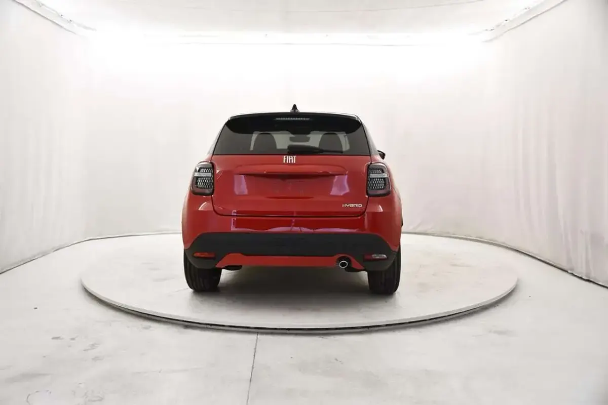 Nuova Fiat 600 La Prima 110 CV (80 kW) 2025 Rosso / tetto nero SUV