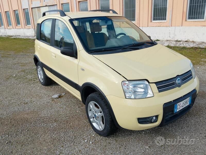 Usata Fiat Panda 4x4 Climbing 60 CV (44 kW) 2004 Giallo Utilitaria