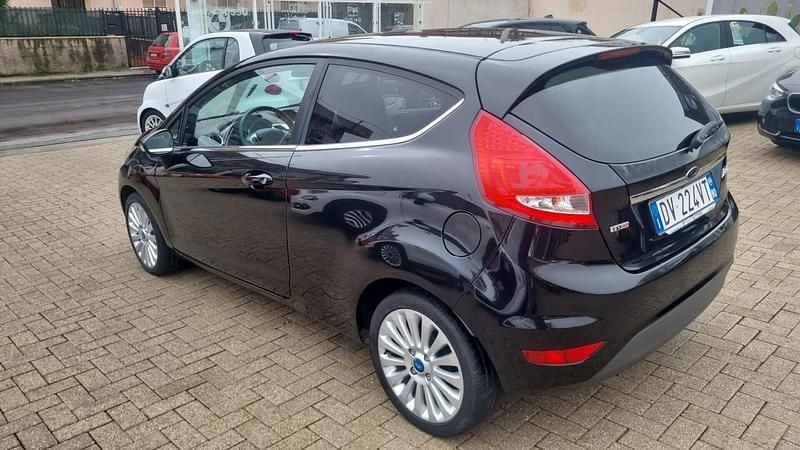 Usata Ford Fiesta Titanium 68 CV (50 kW) 2009 Nero Utilitaria