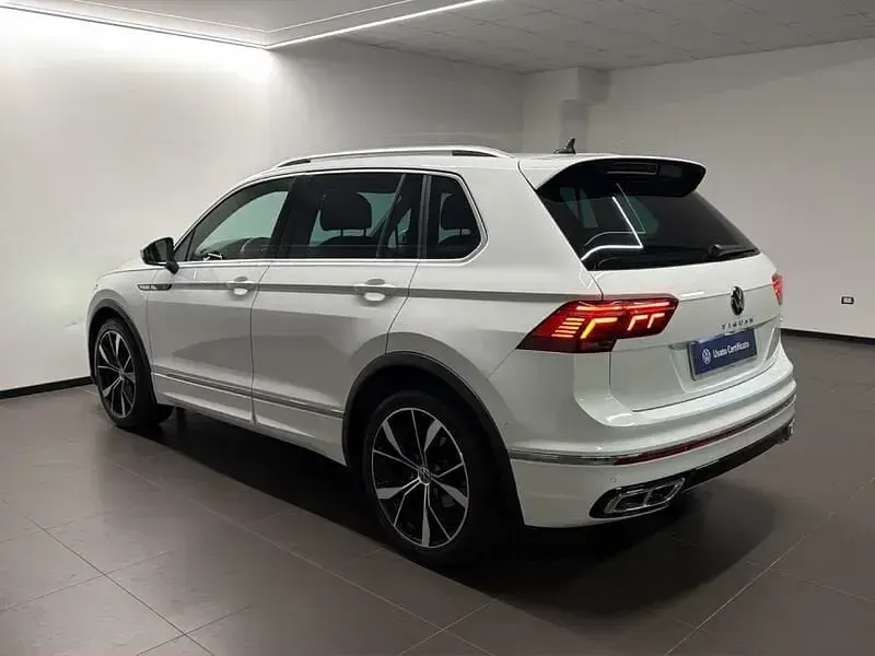 Usata VW Tiguan R-line 150 CV (110 kW) 2023 Bianco SUV