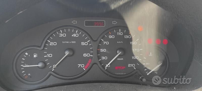 Usata Peugeot 206 2001 Blu Utilitaria