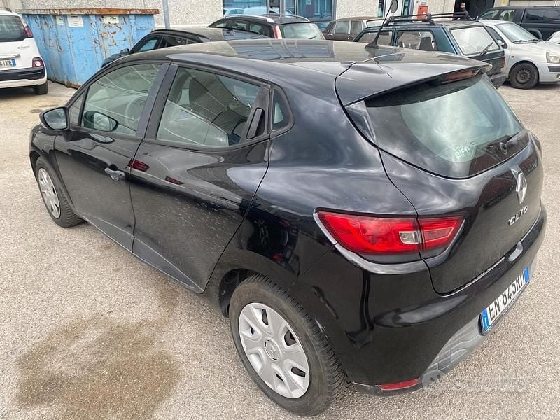 Usata Renault Clio IV 73 CV (53 kW) 2012 Nero Berlina