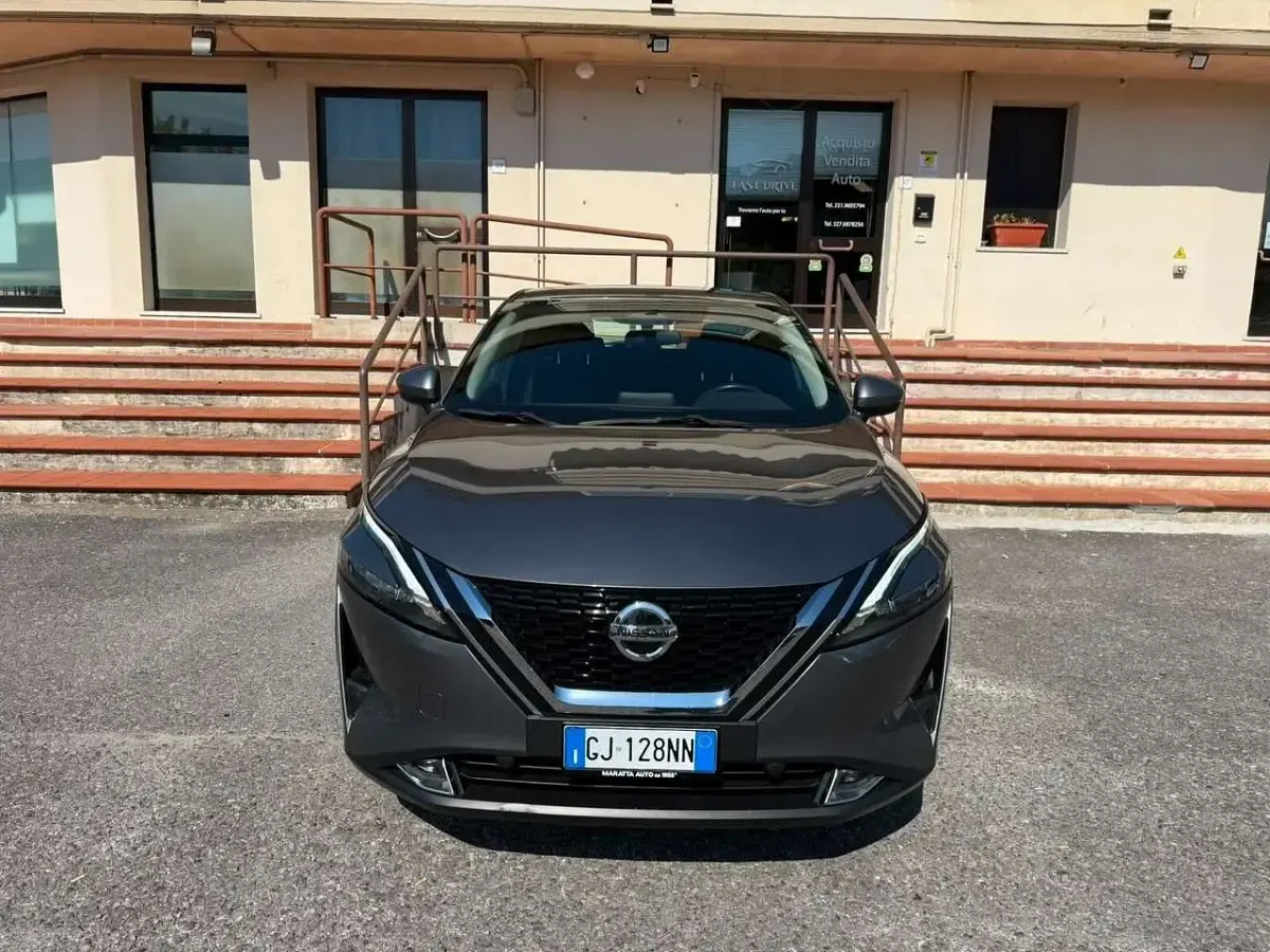 Usata Nissan Qashqai Acenta 140 CV (102 kW) 2022 Grigio SUV