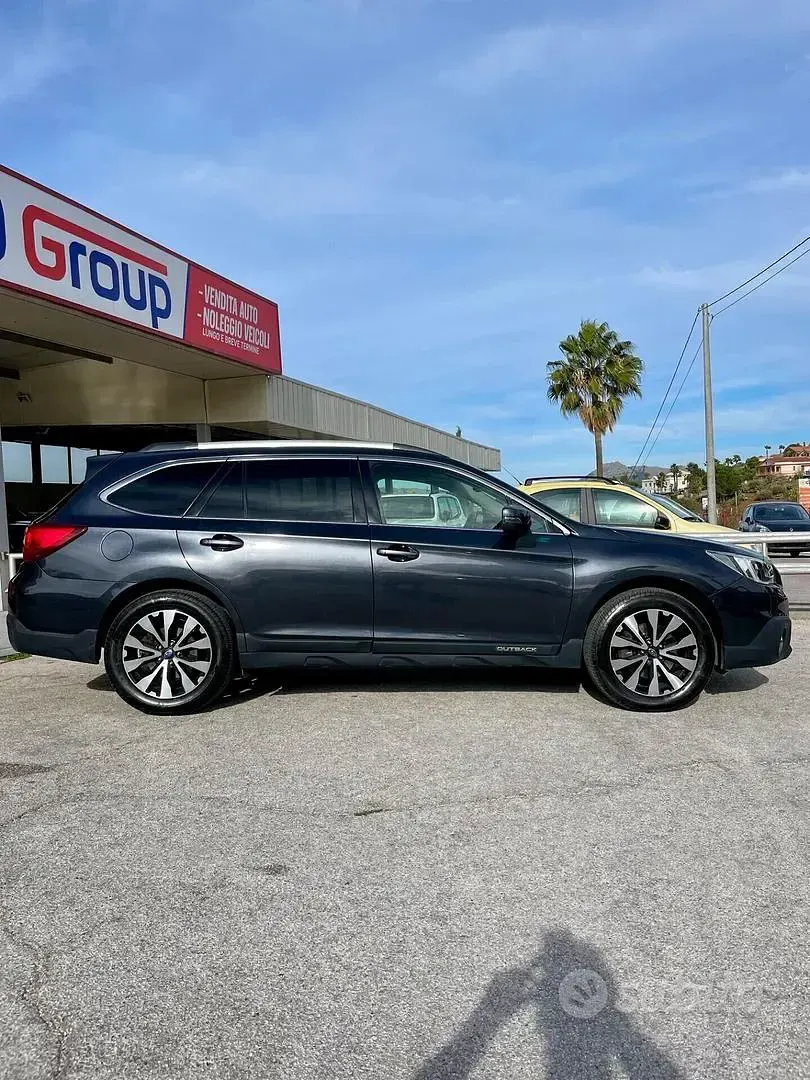 Usata Subaru Outback 150 CV (110 kW) 2017 Grigio Station wagon