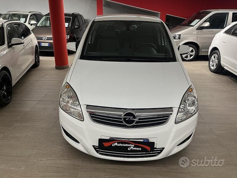 Usata Opel Zafira Edition 140 CV (102 kW) 2011 Bianco Monovolume