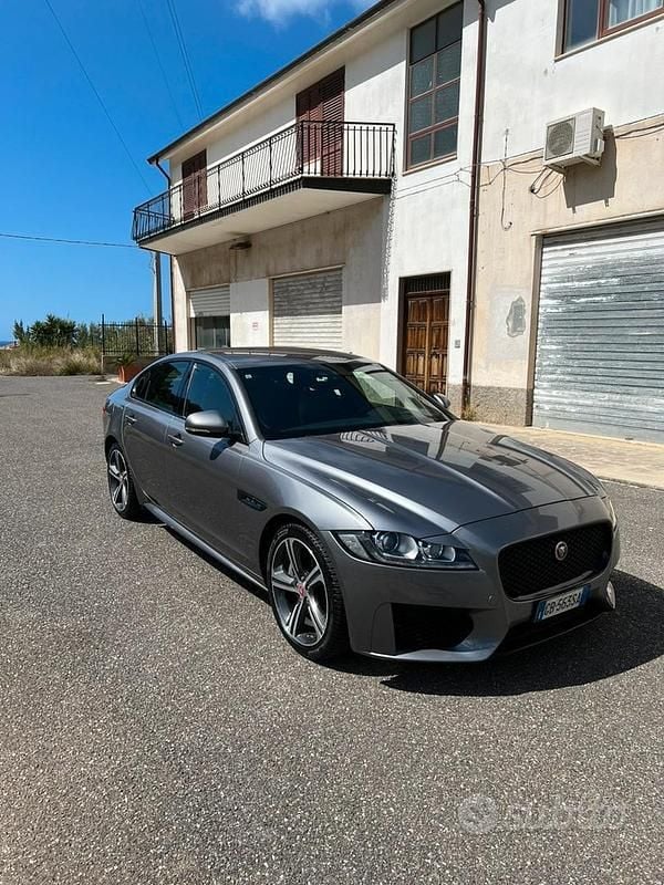 Usata Jaguar XF S 190 CV (139 kW) 2020 Grigio Berlina