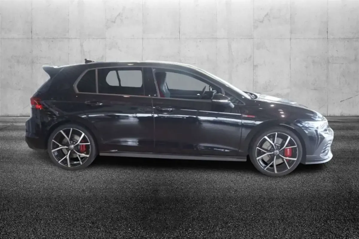 Usata VW Golf VIII GTI 300 CV (220 kW) 2022 Nero Berlina