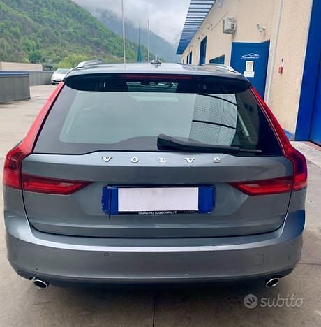 Usata Volvo V90 Momentum 235 CV (172 kW) 2016 Antracite metallizzato Station wagon