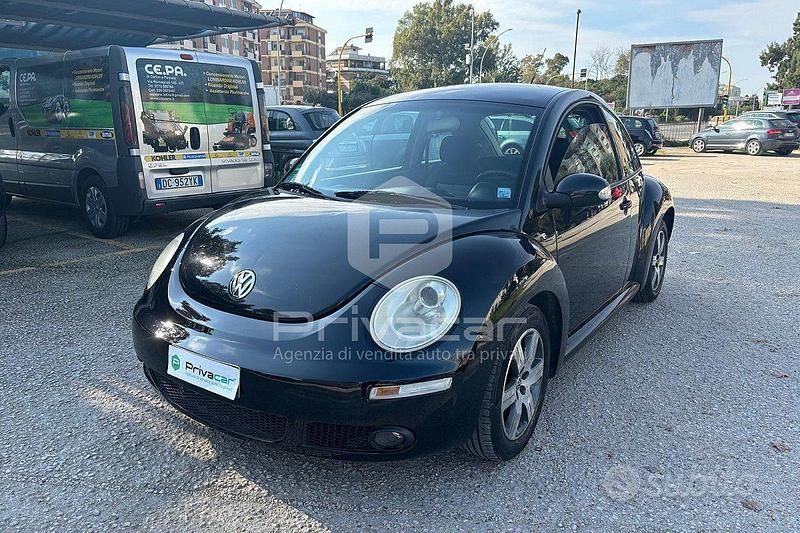 Nero Usata 2009 VW Beetle Tre volumi | 2000 € - Immagine 1/4