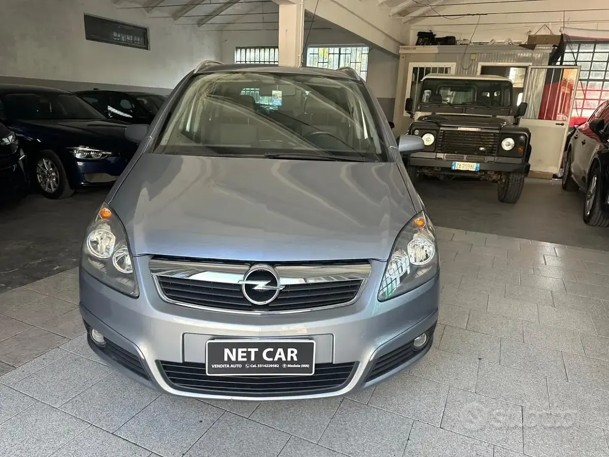 Usata Opel Zafira Cosmo 150 CV (110 kW) 2006 Arancione Monovolume