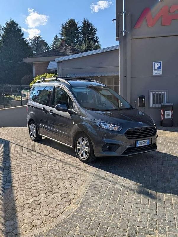 Grigio Usata 2020 Ford Tourneo Furgone | 17.900 € (Super prezzo) - Immagine 1/4