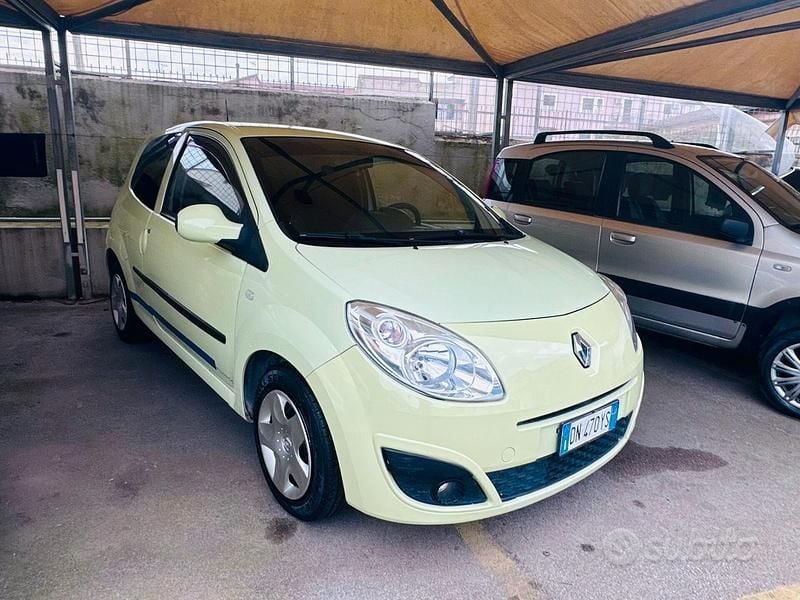 Usata Renault Twingo Dynamique 65 CV (47 kW) 2008 Giallo Utilitaria
