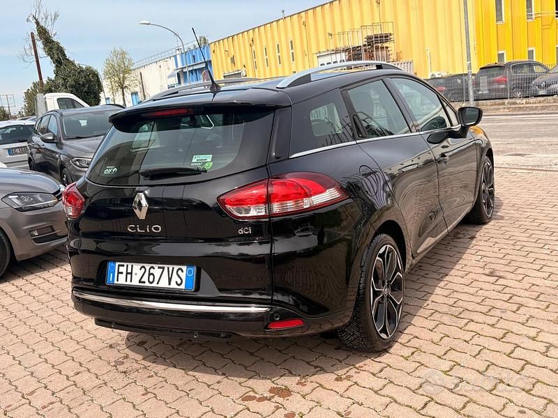 Usata Renault Clio GrandTour 75 CV (55 kW) 2017 Nero Station wagon