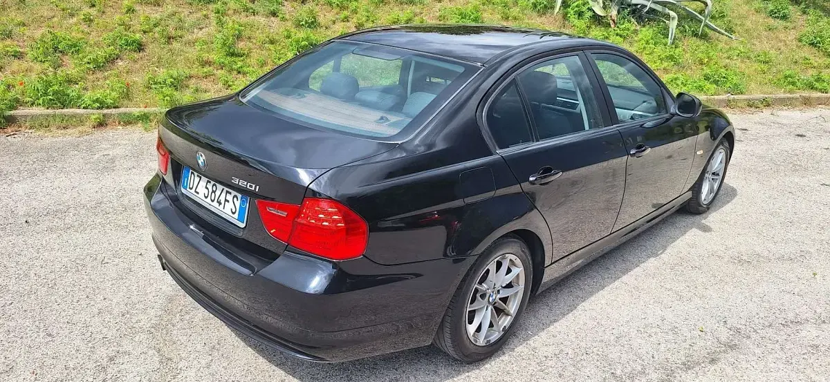 Usata BMW 320 170 CV (125 kW) 2009 Nero Berlina