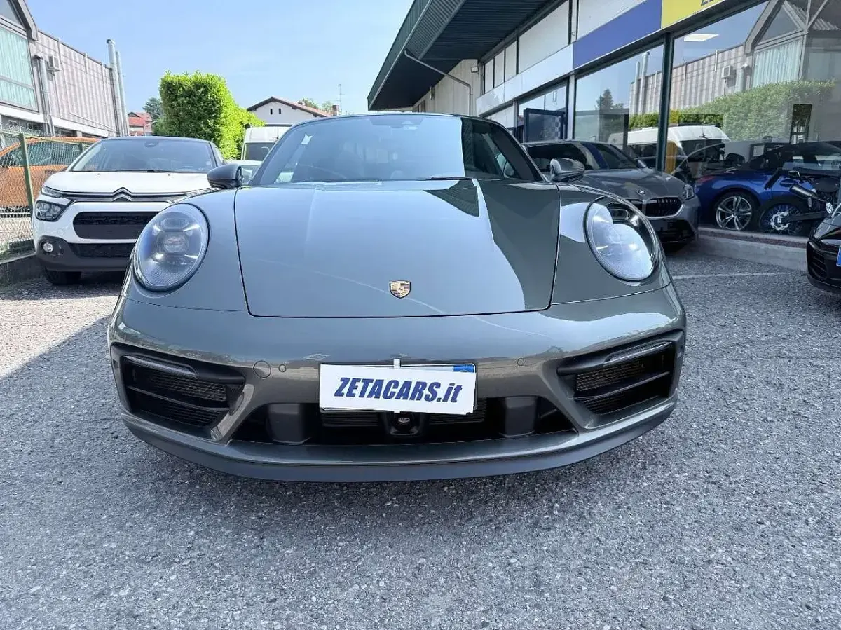 Usata Porsche 911 480 CV (353 kW) 2023 Verde Cabrio