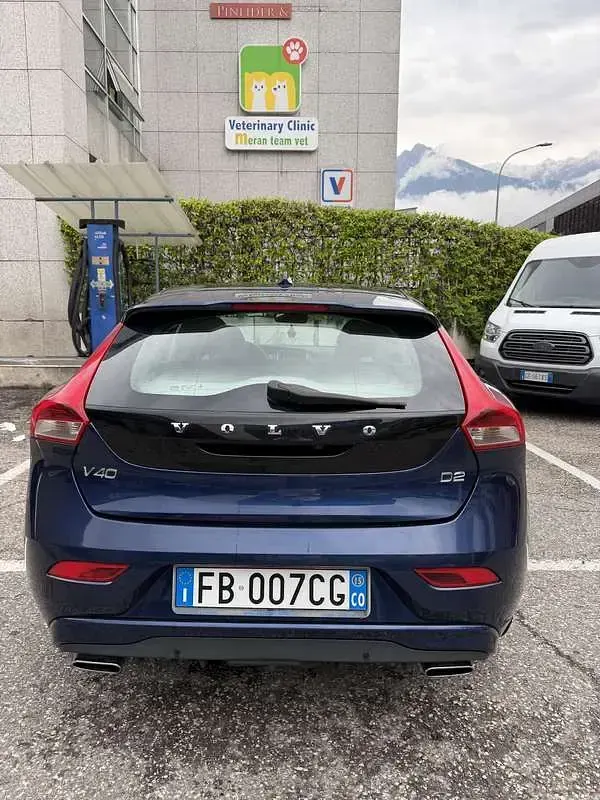 Usata Volvo V40 Ocean Race 120 CV (88 kW) 2015 Blu/azzurro Station wagon