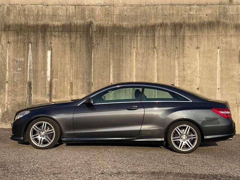 Grigio Usata 2012 Mercedes E250 Avantgarde Coupé | 10.300 € (Buon prezzo) - Immagine 1/4