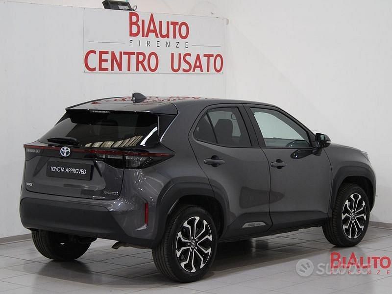 Usata Toyota Yaris Cross Trend 116 CV (85 kW) 2022 Grigio SUV