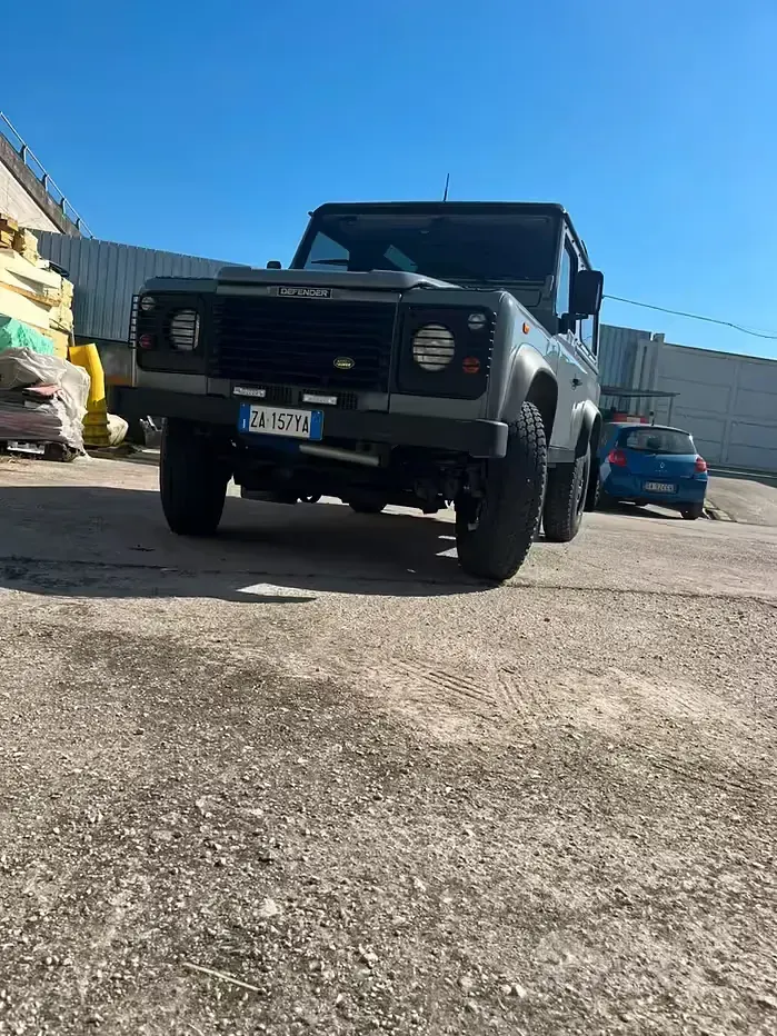 Usado Land Rover Defender 86 HP (63 kW) 2000 SUV