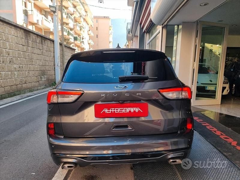 Usata Ford Kuga ST-Line 150 CV (110 kW) 2023 Grigio SUV