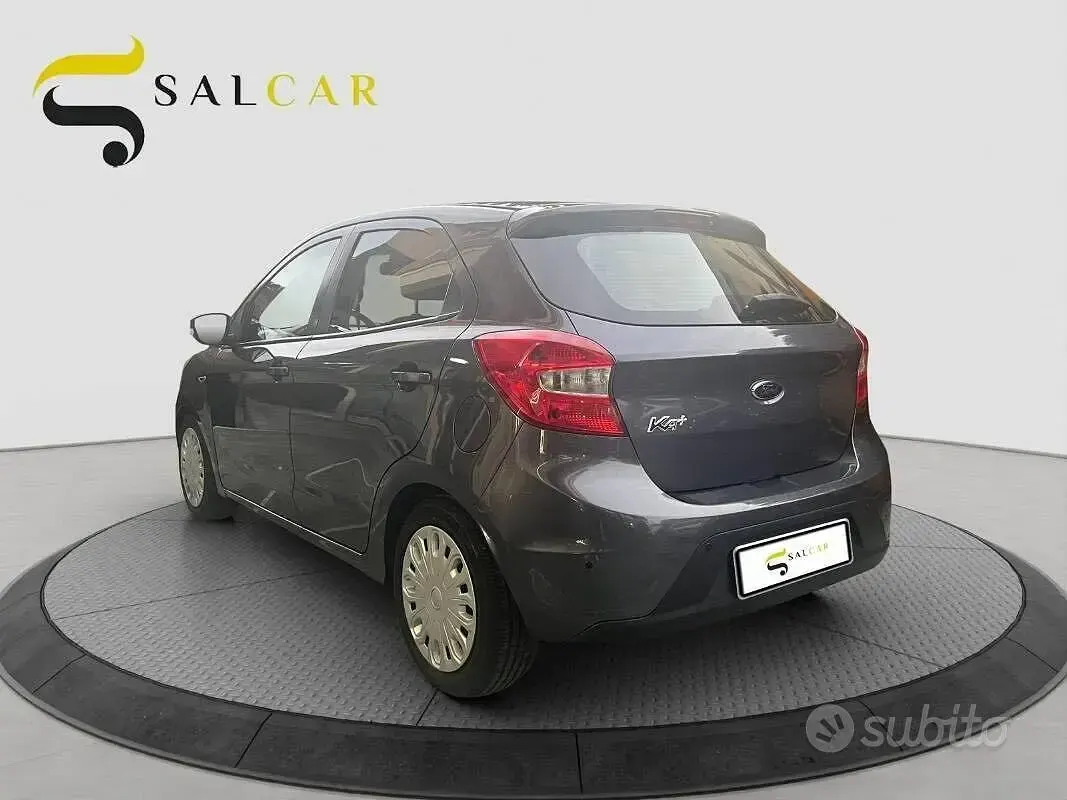 Usata Ford Ka 71 CV (52 kW) 2017 Grigio Berlina