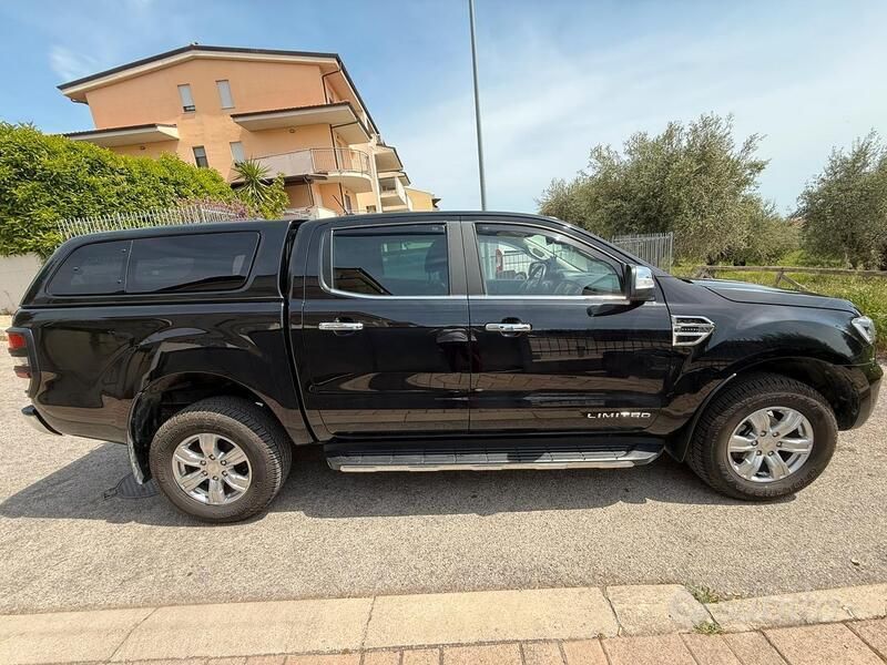 Usata Ford Ranger Limited 170 CV (125 kW) 2021 Nero Pick-up