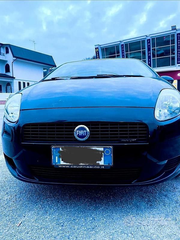 Usata Fiat Grande Punto 75 CV (55 kW) 2007 Nero Utilitaria