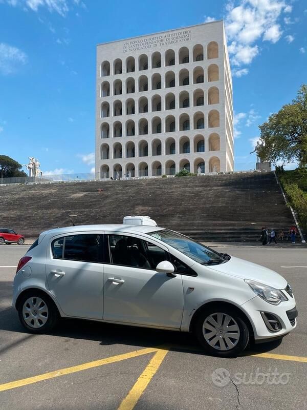 Bianco Usata 2012 Opel Corsa Due volumi | 3100 € (Buon prezzo) - Immagine 1/4