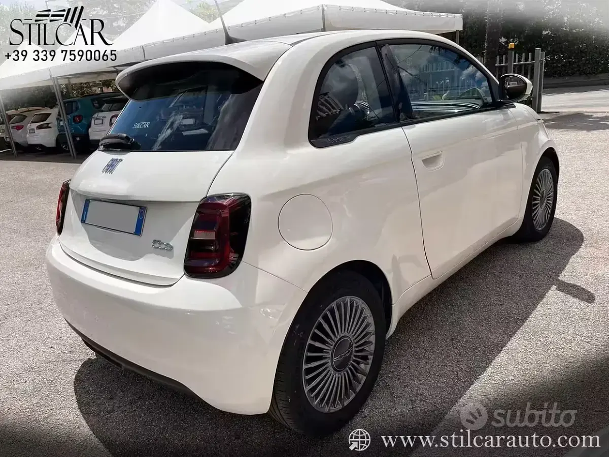 Usata Fiat 500e Icon 42 kW (58 CV) 2021 Bianco Berlina