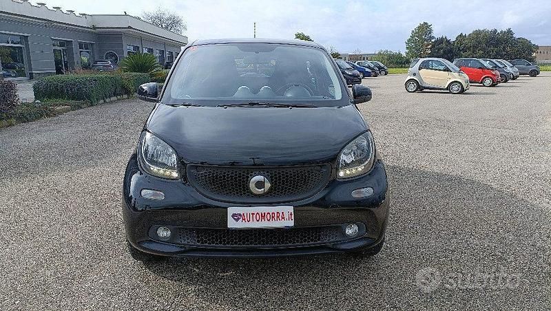 Usata Smart ForFour 71 CV (52 kW) 2015 Nero Utilitaria