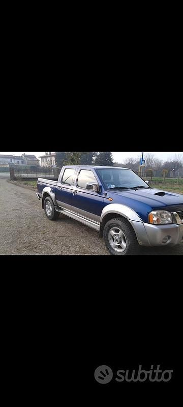 Usata Nissan Navara 190 CV (139 kW) 2002 Blu Pick-up