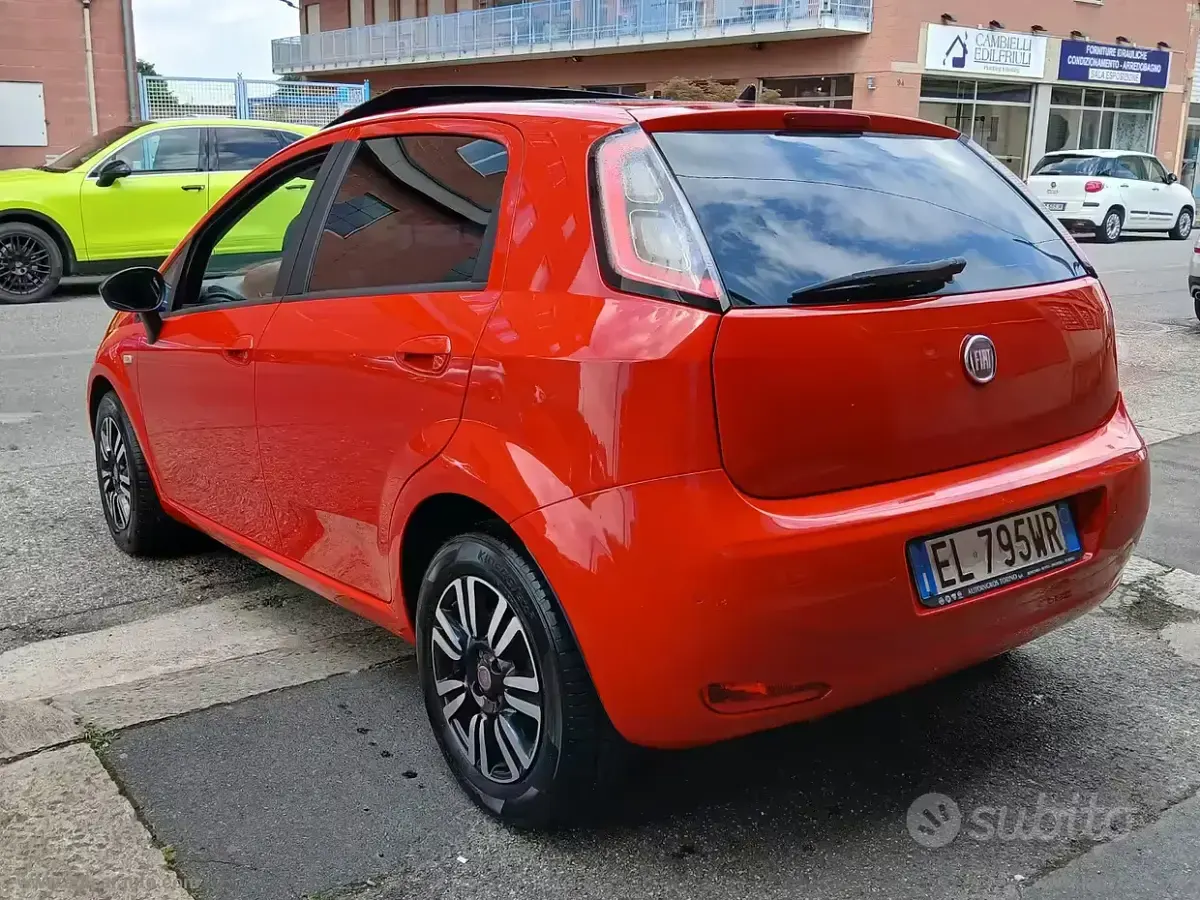 Usata Fiat Punto S 84 CV (61 kW) 2012 Rosso Utilitaria