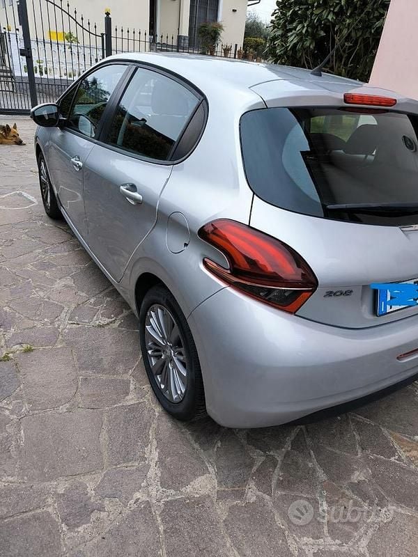 Usata Peugeot 208 Active 2016 Grigio Utilitaria