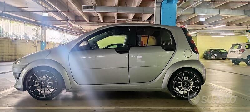 Usata 2005 Smart ForFour Brabus Due volumi | 3500 € (Buon prezzo) - Immagine 1/4